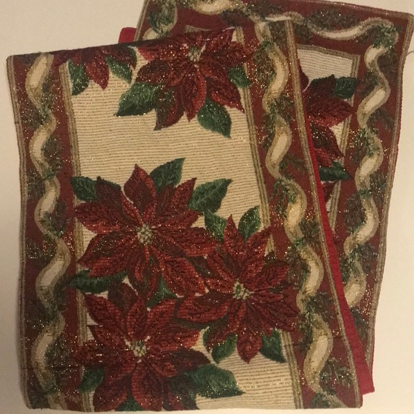 Pointesetta Holiday Table Runner 70 x 12.5 - Picture 2 of 11